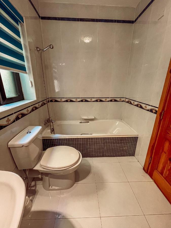 Stresa Court Apartments Saint Julian's Ngoại thất bức ảnh