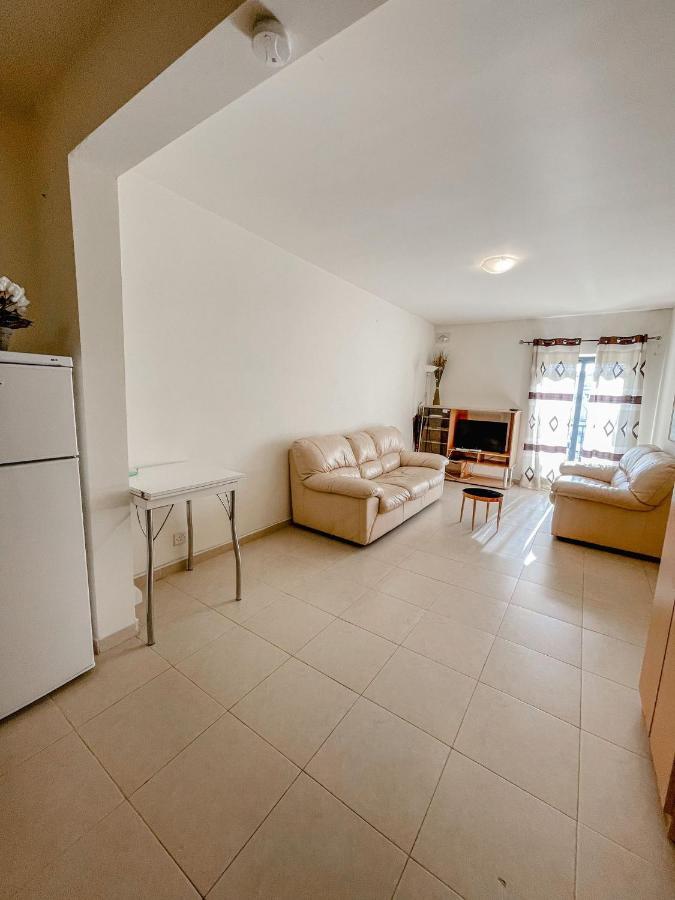 Stresa Court Apartments Saint Julian's Ngoại thất bức ảnh